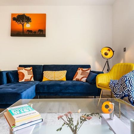 Apartamento Ashview 8 - Heathrow - Business - Free Parking Staines-upon-Thames Exterior foto