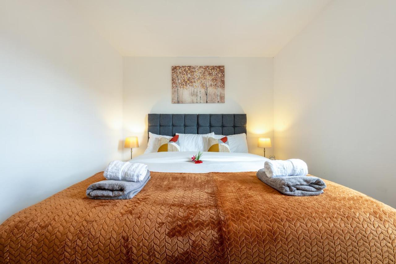 Apartamento Ashview 8 - Heathrow - Business - Free Parking Staines-upon-Thames Exterior foto