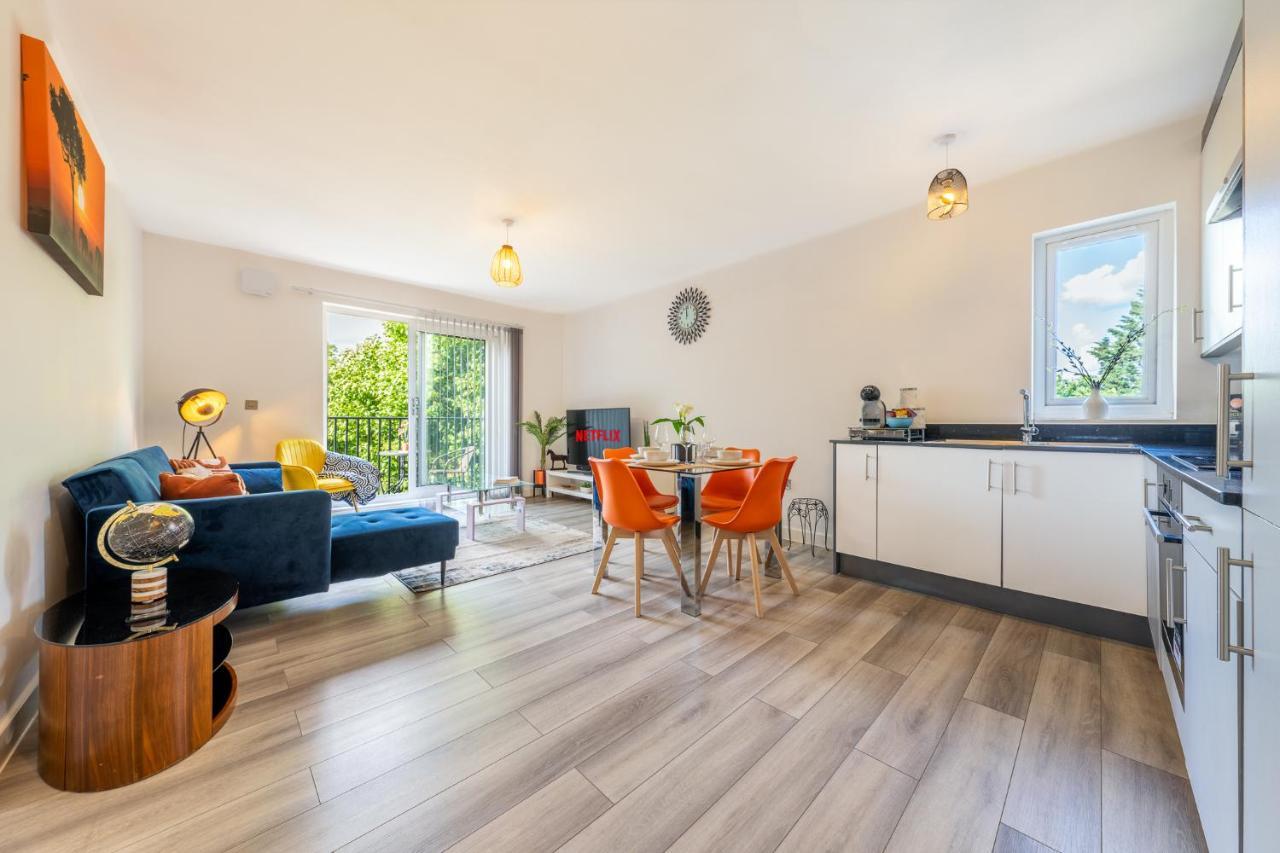 Apartamento Ashview 8 - Heathrow - Business - Free Parking Staines-upon-Thames Exterior foto