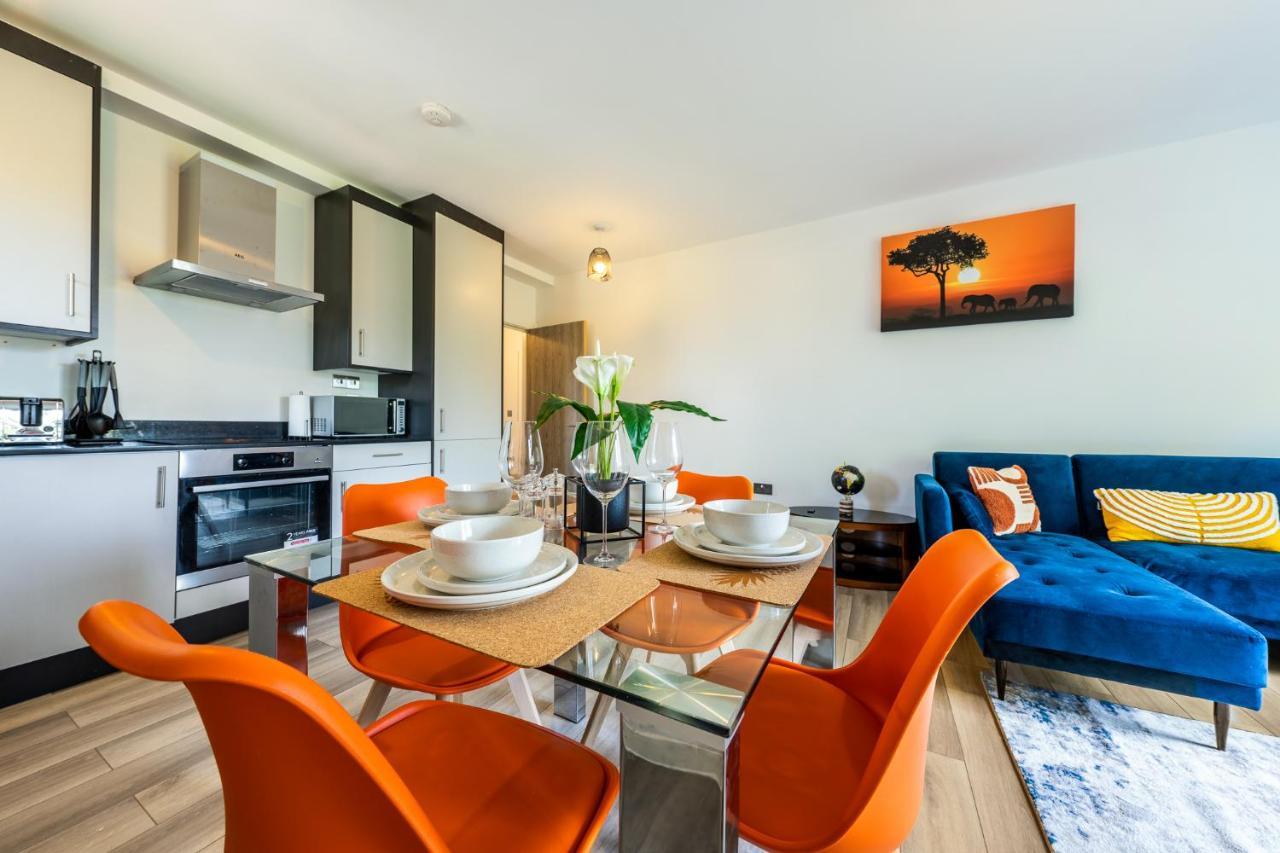 Apartamento Ashview 8 - Heathrow - Business - Free Parking Staines-upon-Thames Exterior foto